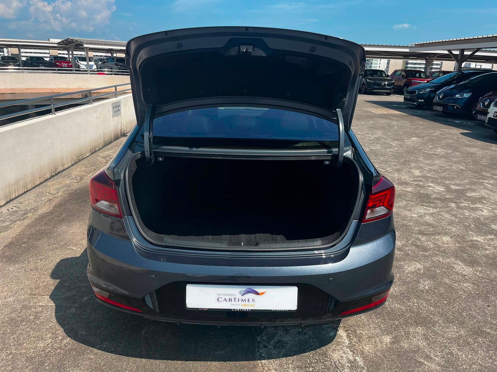 Hyundai Avante 1.6 GLS photo 9
